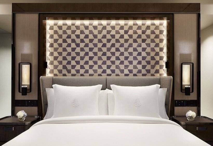 디럭스 전망 룸, Four Seasons Hotel Hong Kong