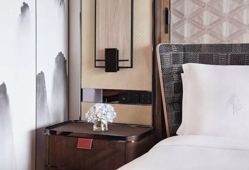 اتاق اجرایی با مشاهده, Four Seasons Hotel Hong Kong