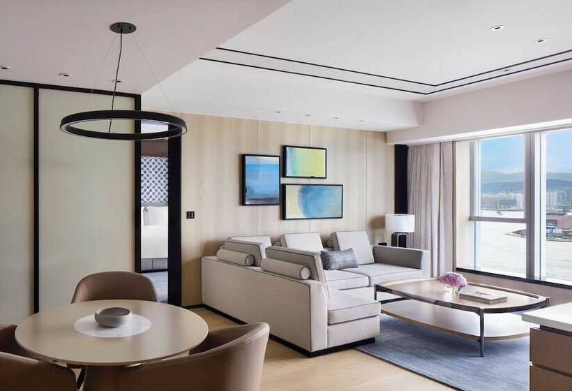 سوئیت پریمیوم, Four Seasons Hotel Hong Kong