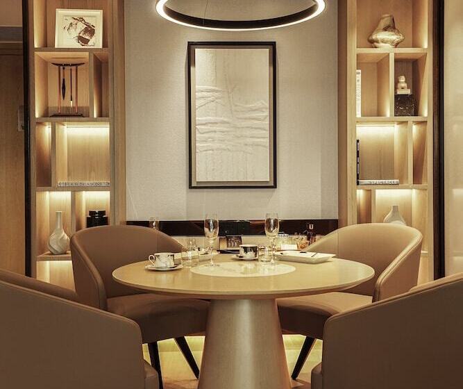 سوئیت پریمیوم, Four Seasons Hotel Hong Kong