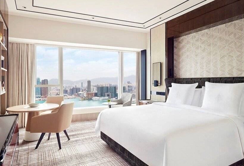 اتاق سوپریور با چشم‌انداز, Four Seasons Hotel Hong Kong