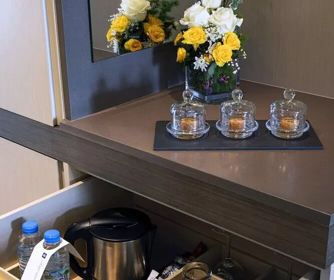 اتاق استاندارد با چشم‌انداز باغ, Fujairah Rotana Resort & Spa   Al Aqah Beach