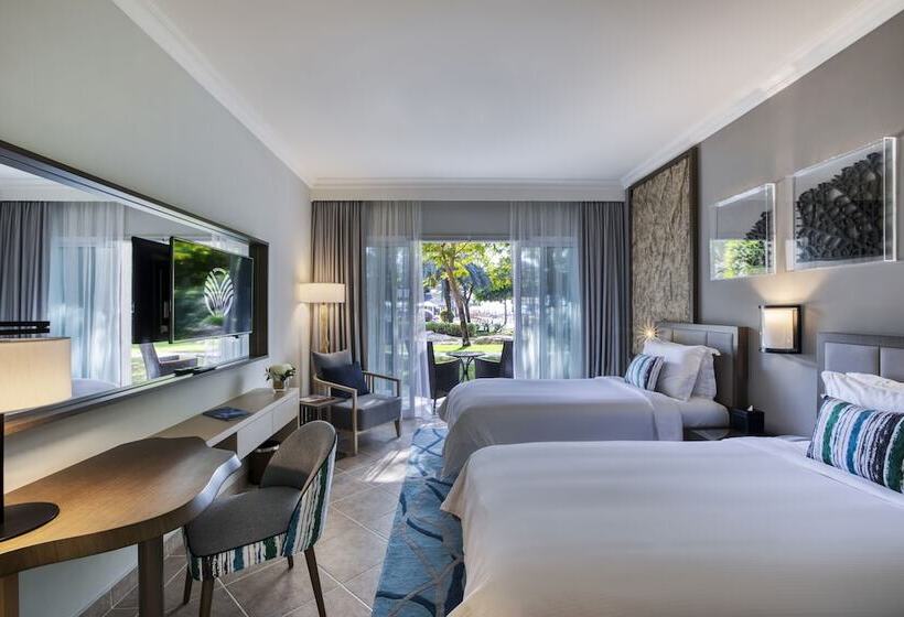 스탠다드 룸 가든 전망, Fujairah Rotana Resort & Spa   Al Aqah Beach