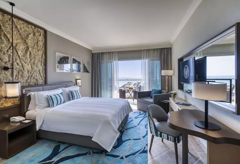 اتاق استاندارد با تخت دوبل و چشم‌انداز دریا, Fujairah Rotana Resort & Spa   Al Aqah Beach