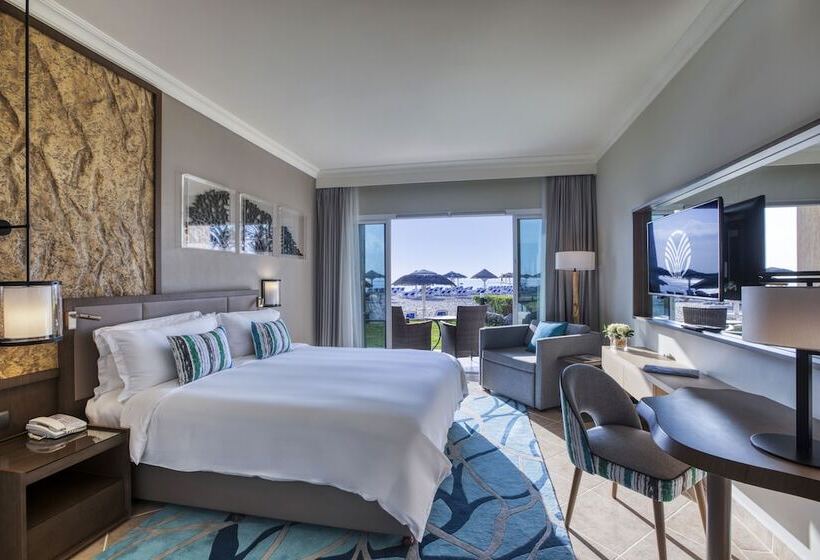 스탠다드 룸 더블 침대 바다 전망, Fujairah Rotana Resort & Spa   Al Aqah Beach