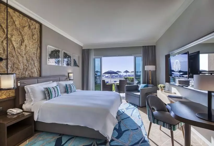 اتاق استاندارد با تخت دوبل و چشم‌انداز دریا, Fujairah Rotana Resort & Spa   Al Aqah Beach
