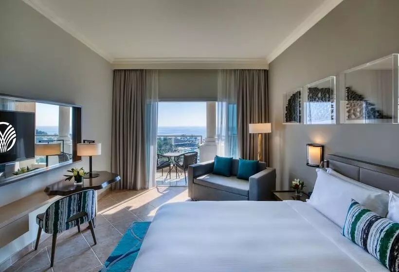 اتاق استاندارد با تخت دوبل و چشم‌انداز دریا, Fujairah Rotana Resort & Spa   Al Aqah Beach