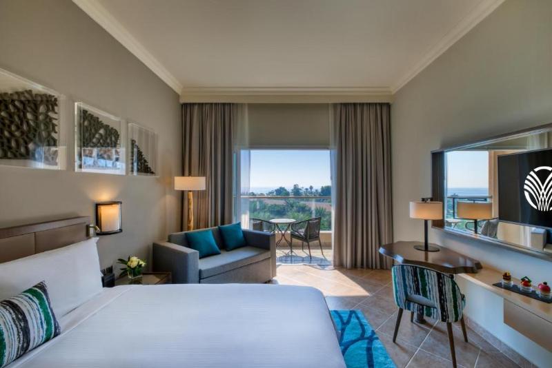 스탠다드 룸 킹사이즈 침대, Fujairah Rotana Resort & Spa   Al Aqah Beach