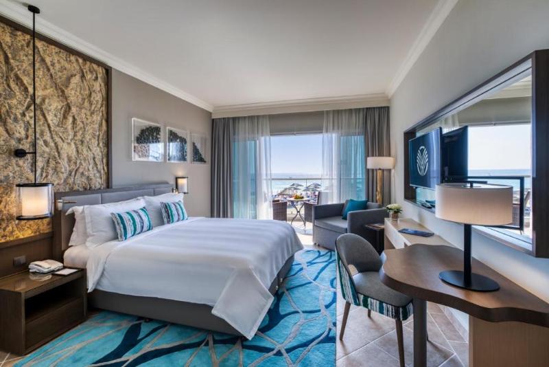 스탠다드 룸 킹사이즈 침대, Fujairah Rotana Resort & Spa   Al Aqah Beach