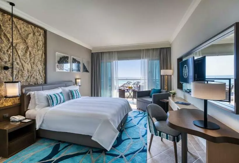 اتاق استاندارد با تخت بزرگ, Fujairah Rotana Resort & Spa   Al Aqah Beach