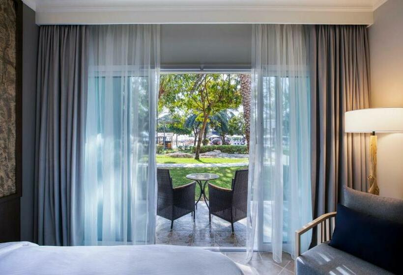 Номер Стандарт Вид на Сад, Fujairah Rotana Resort & Spa   Al Aqah Beach