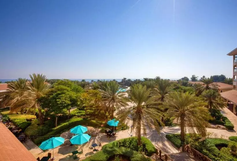 اتاق استاندارد با چشم‌انداز باغ, Fujairah Rotana Resort & Spa   Al Aqah Beach