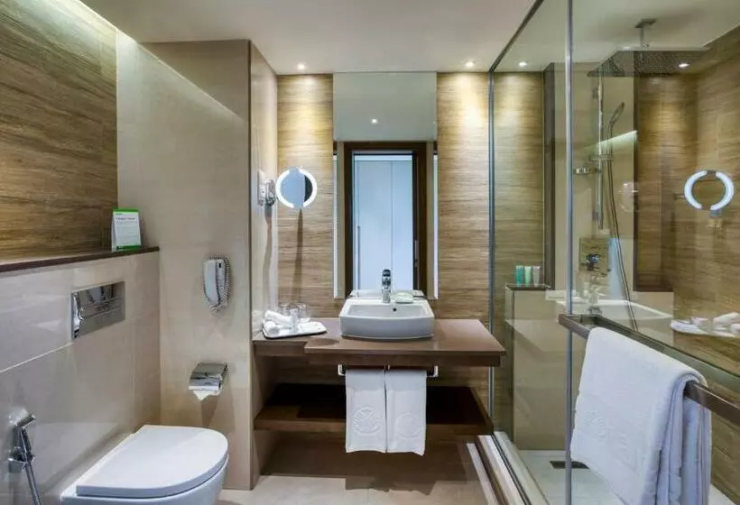 اتاق استاندارد با بالکن و چشم‌انداز دریا, Fujairah Rotana Resort & Spa   Al Aqah Beach