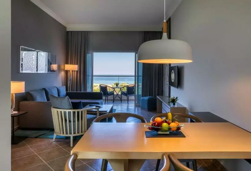 سوییت با چشم‌انداز دریا, Fujairah Rotana Resort & Spa   Al Aqah Beach