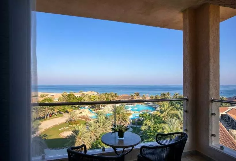 سوییت با چشم‌انداز دریا, Fujairah Rotana Resort & Spa   Al Aqah Beach