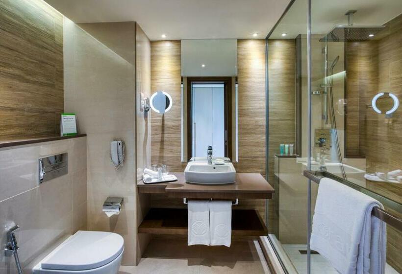 Номер Стандарт Вид на Море с Террасой, Fujairah Rotana Resort & Spa   Al Aqah Beach