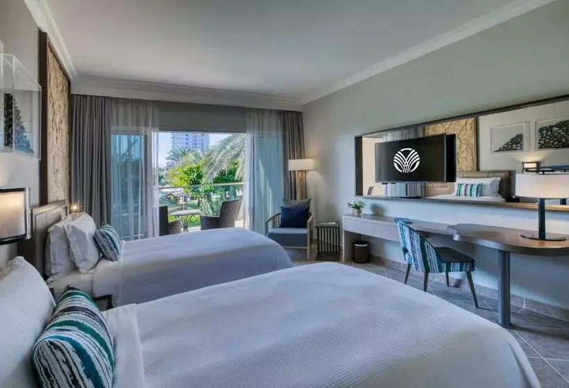 اتاق لوکس با بالکن, Fujairah Rotana Resort & Spa   Al Aqah Beach
