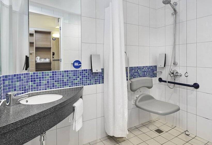 اتاق استاندارد برای معلولان, Holiday Inn Express London   Newbury Park, An Ihg