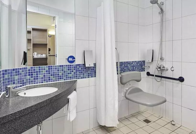 اتاق استاندارد برای معلولان, Holiday Inn Express London   Newbury Park, An Ihg