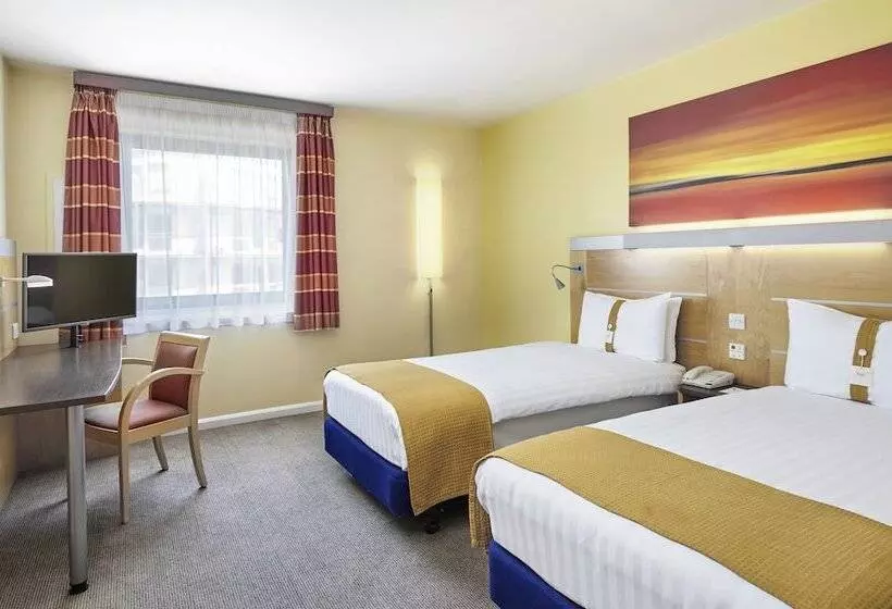 اتاق استاندارد برای معلولان, Holiday Inn Express London   Newbury Park, An Ihg