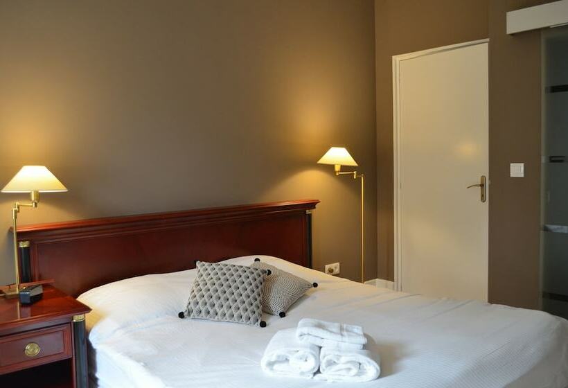 דירת שני חדרים, L'Empereur, sa Femme et le petit Prince