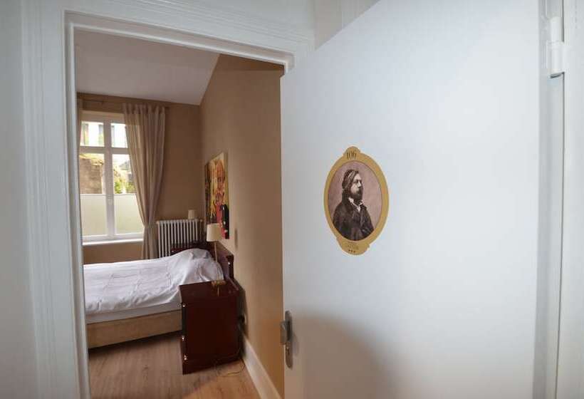 חדר סטנדרט, L'Empereur, sa Femme et le petit Prince