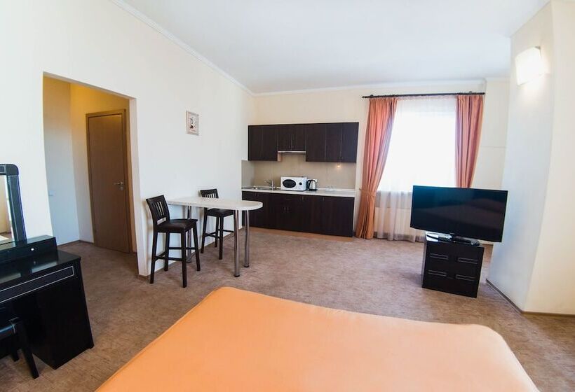 سوییت جونیور, Optima Odesa