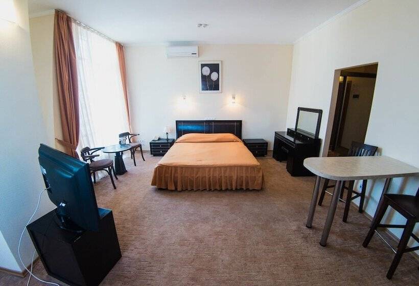 سوییت جونیور, Optima Odesa