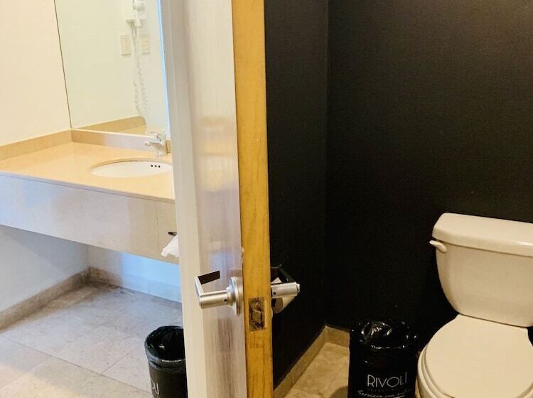 스탠다드 룸 더블 침대 2개, Rivoli Select