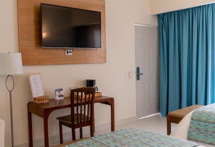 スタンダードルーム, The Westmarine Waterfront