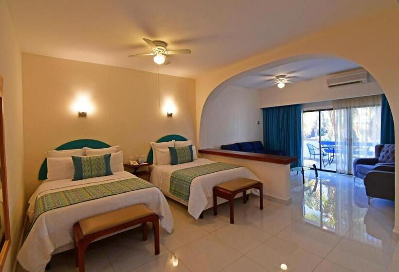 ジュニアスイート, The Westmarine Waterfront