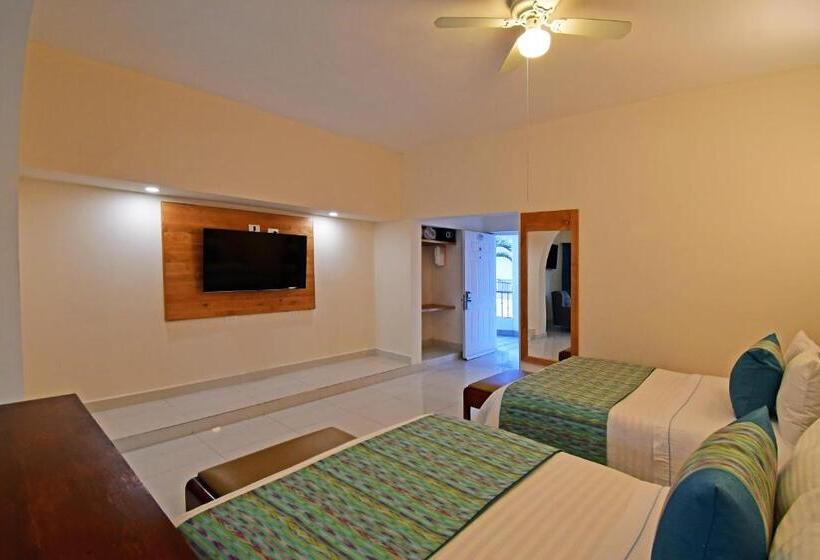 ジュニアスイート, The Westmarine Waterfront