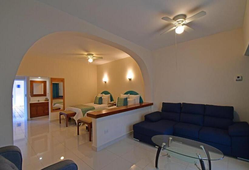 ジュニアスイート, The Westmarine Waterfront