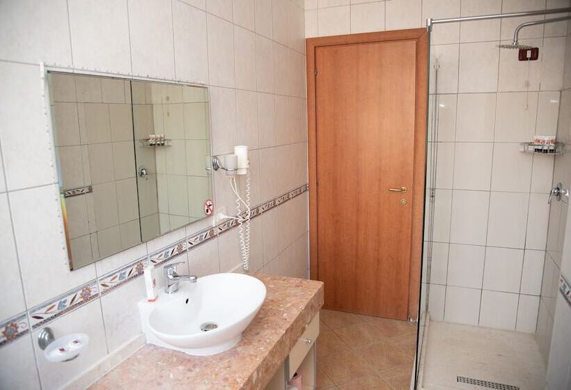 غرفة قياسية رباعية, Vila Belvedere