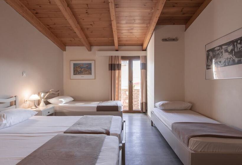 اتاق استاندارد چهار تخته, Yria