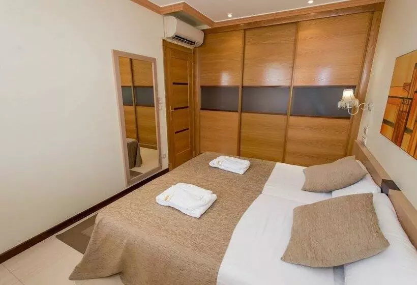 1 Bedroom Penthouse Apartment, Apartamentos Mediterráneo Real