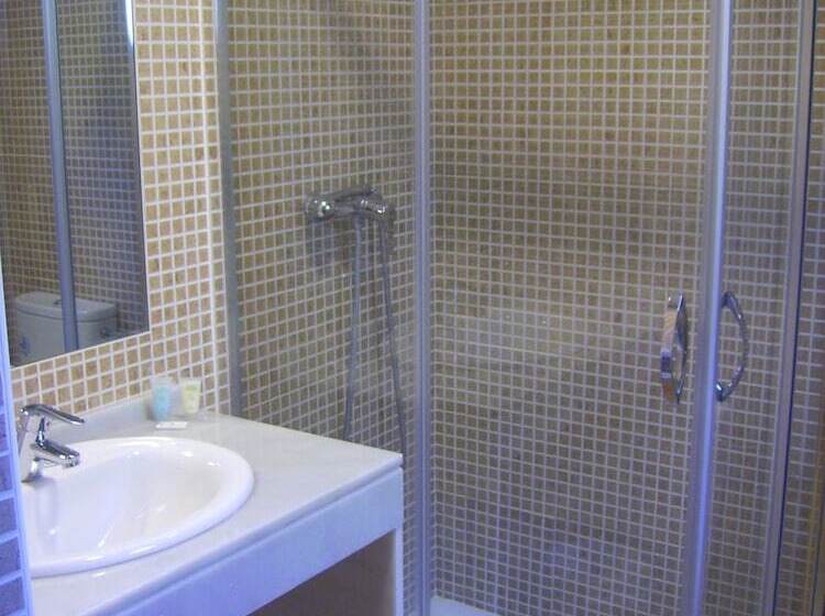 标准单人间, Macavi