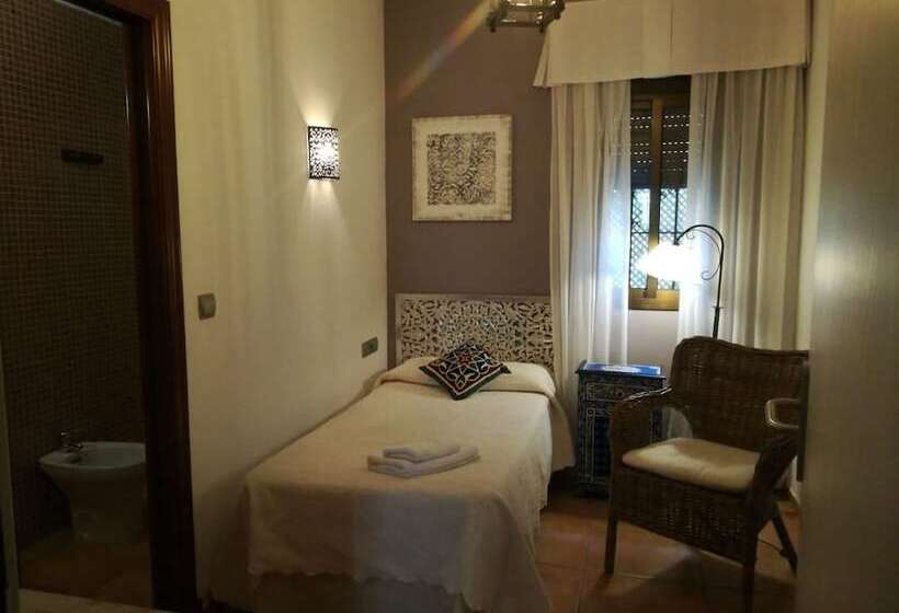 标准单人间, Macavi