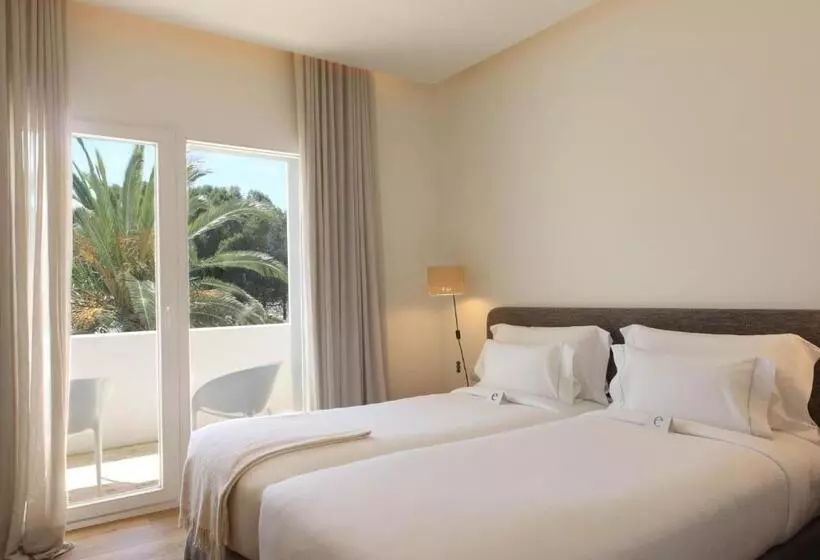 Standard-huone Parveke Puutarhanäkymä, Hostal Empúries