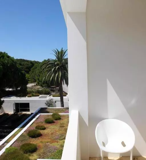 Standard-huone Parveke Puutarhanäkymä, Hostal Empúries