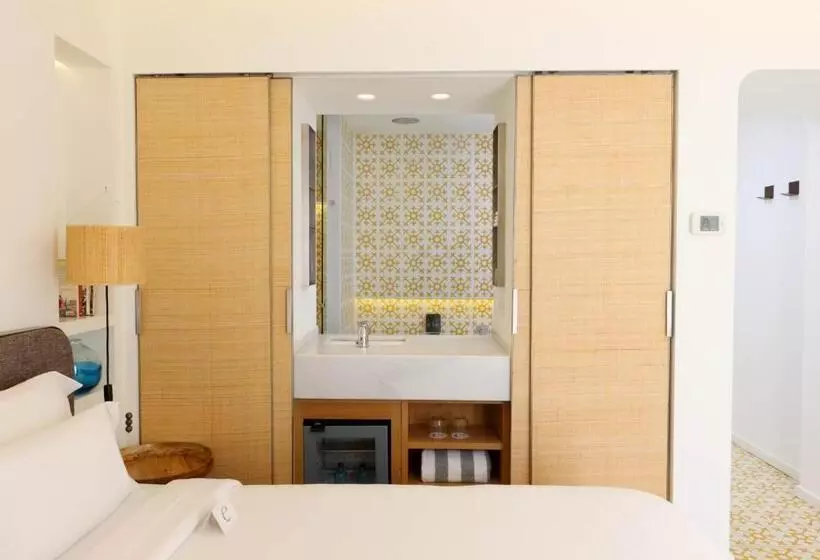 Standard-huone Parveke Puutarhanäkymä, Hostal Empúries