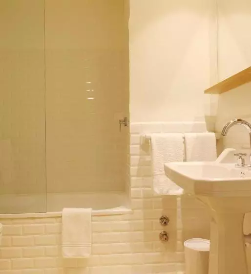 Standard-huone Parveke Puutarhanäkymä, Hostal Empúries