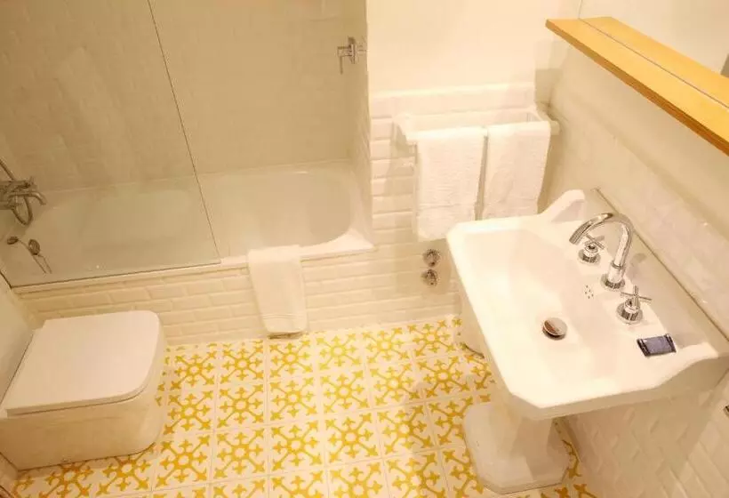 Standard-huone Parveke Puutarhanäkymä, Hostal Empúries