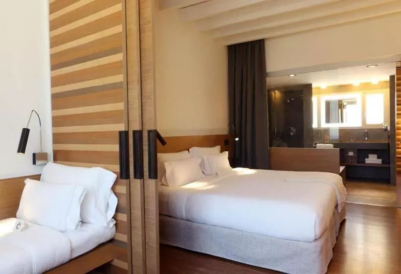 Superior-huone Puutarhanäkymä, Hostal Empúries