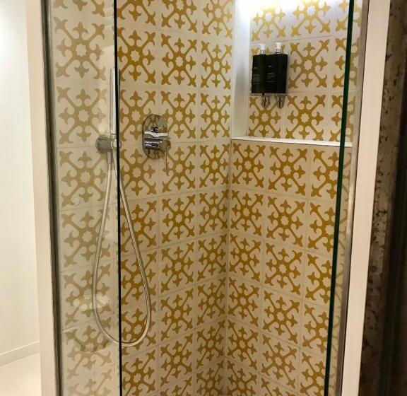 스탠다드 룸, Hostal Empúries