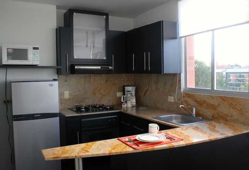 סוויטה דלוקס, 104 Art Suites