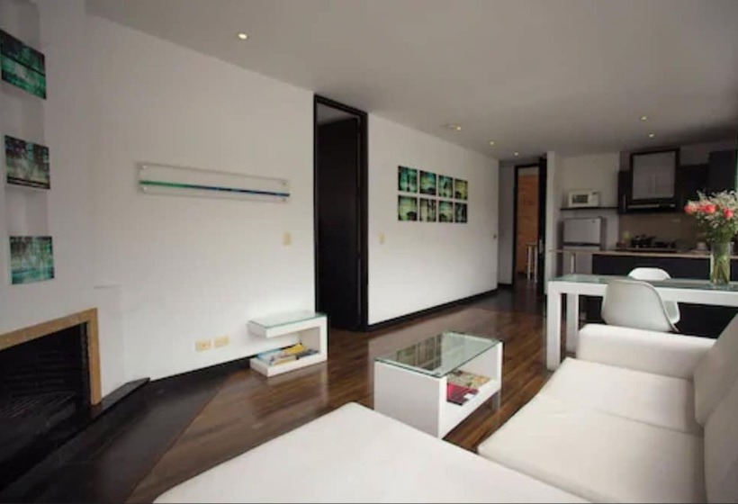 סוויטה דלוקס, 104 Art Suites