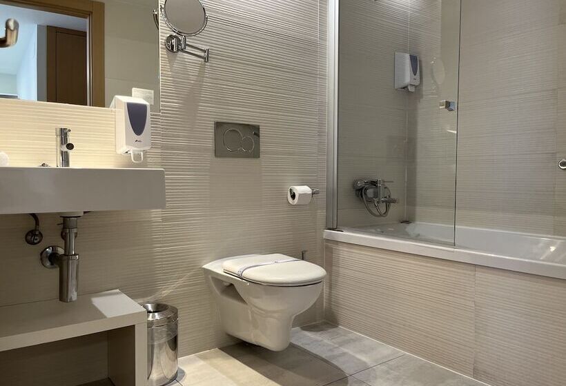 Quarto Quádruplo Estandar, Agora Spa & Resort