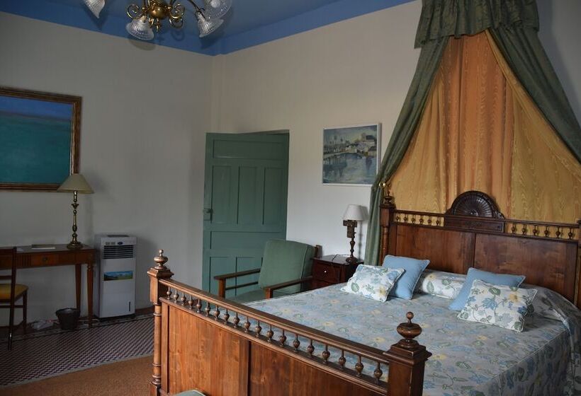 اتاق سوپریور, Caserio De Lobones