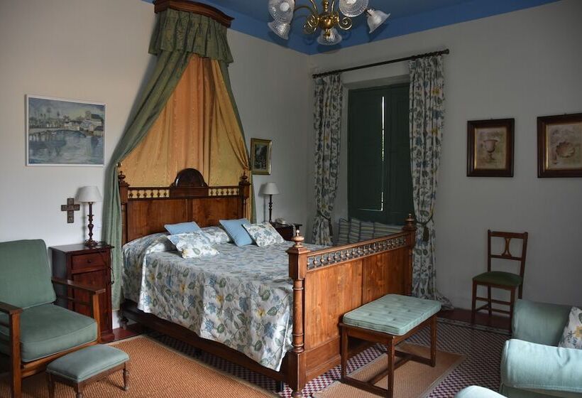 اتاق سوپریور, Caserio De Lobones